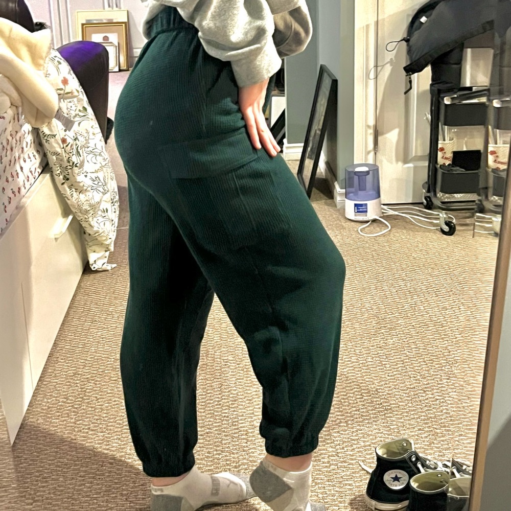 BNWT Forest Green Cargo Sweatpants 🌳